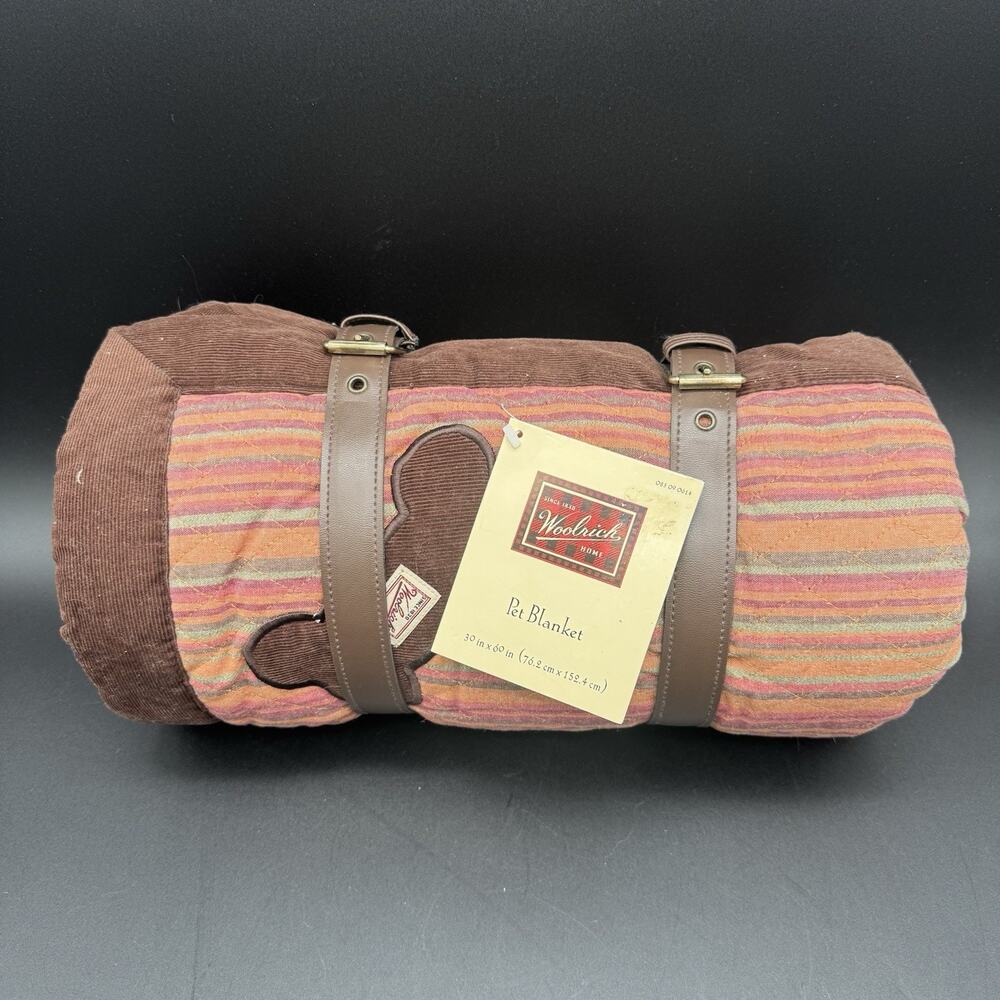 NWT Woolrich Pet Blanket 30x60 inches With Harness Buckle Straps & Handle Travel